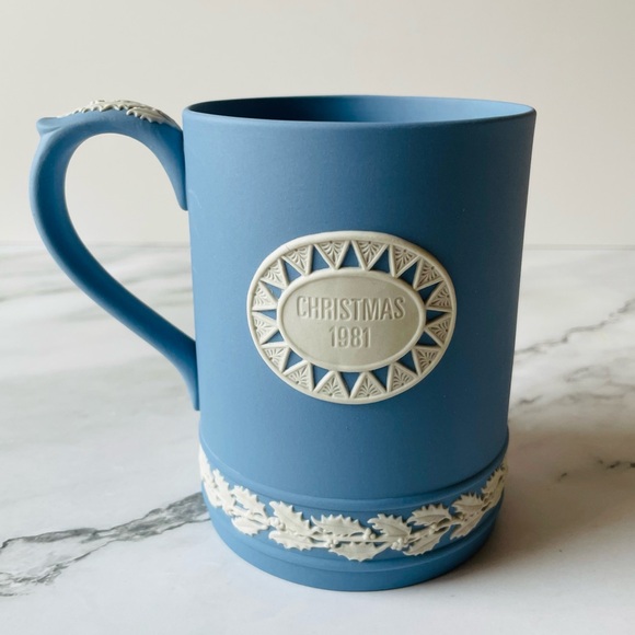 Vintage Wedgwood Jasperware 1981 Christmas Mug Marble Arch Limited Edition - Picture 3 of 11